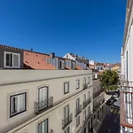 Glamorous 3Bdr Apartment In City Center By Lovelystay
